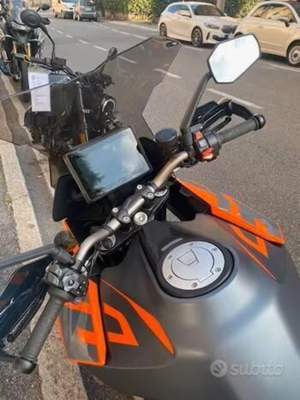 KTM 1290 Super Duke GT (2022 - 25) (4)