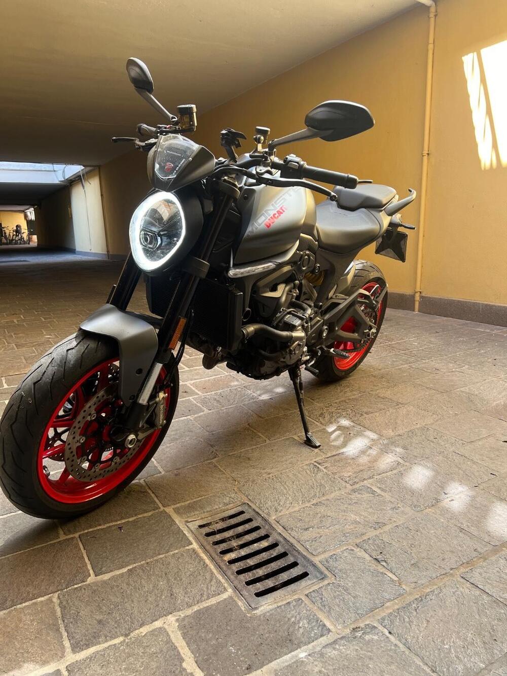 Ducati Monster 937 + (2021 - 25) (2)