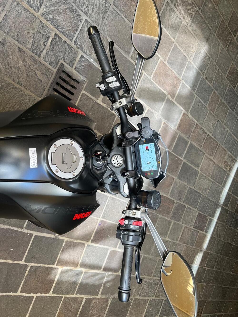 Ducati Monster 937 + (2021 - 25) (7)