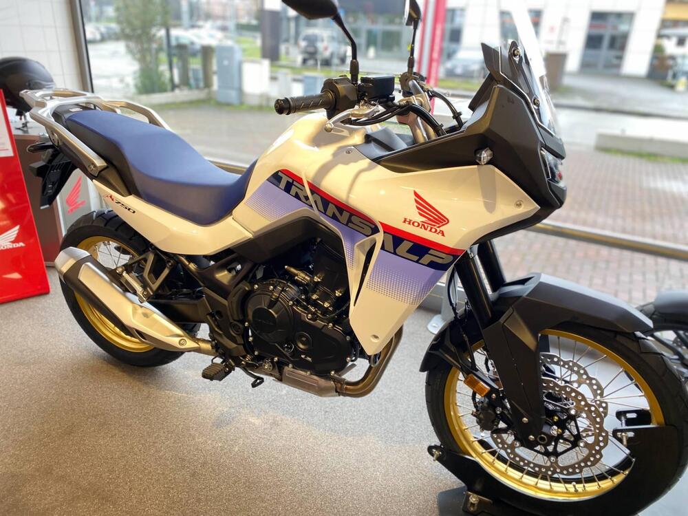 Honda Transalp XL750 (2025) (2)