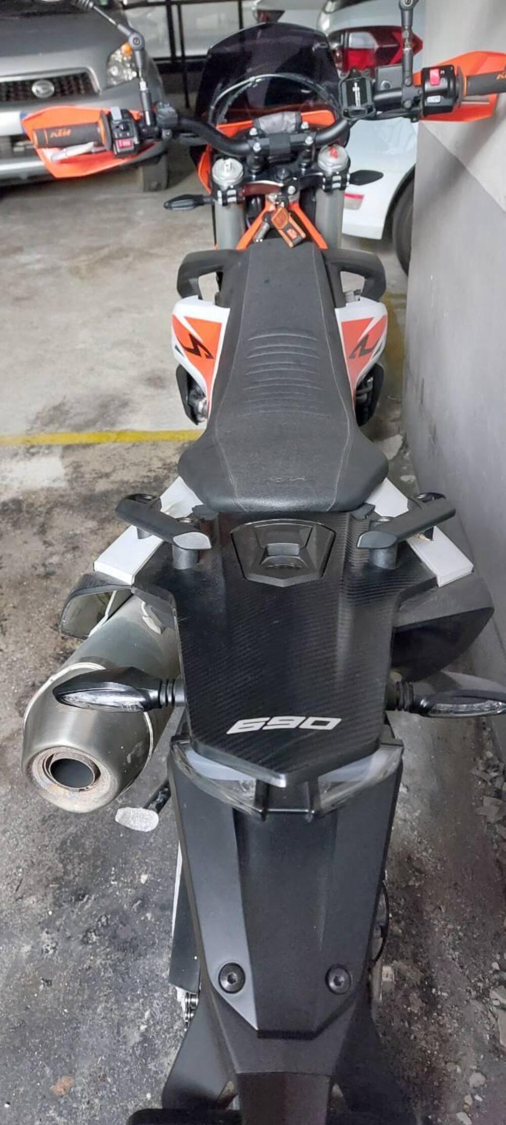 KTM 690 Enduro R (2022 - 25) (4)