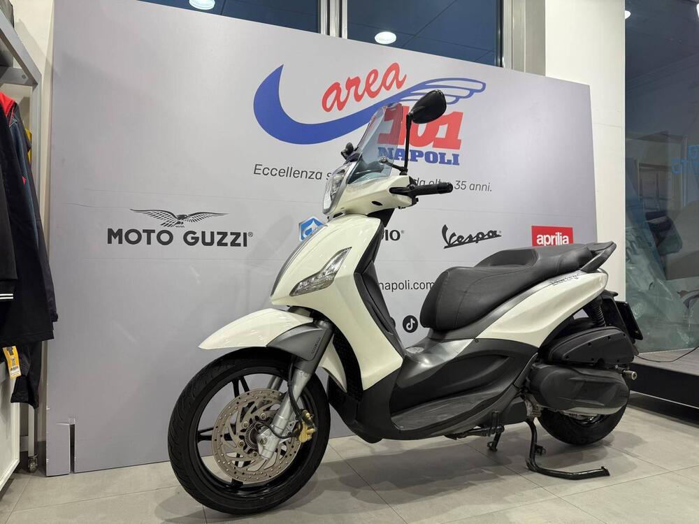 Piaggio Beverly 350 ABS (2016 - 20) (2)