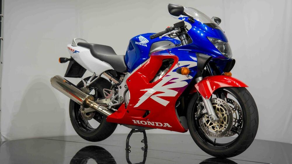 Honda CBR 600 F (1999 - 00) (5)