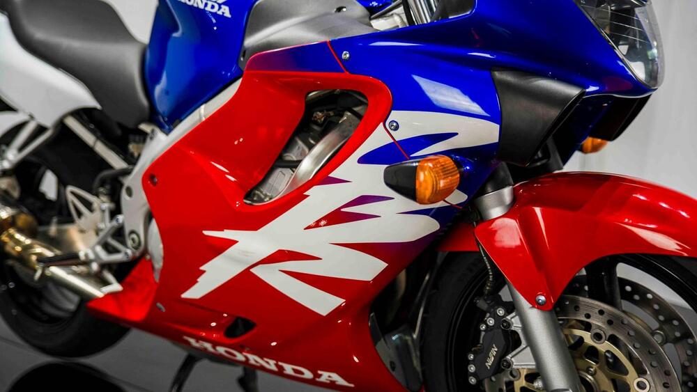 Honda CBR 600 F (1999 - 00) (12)