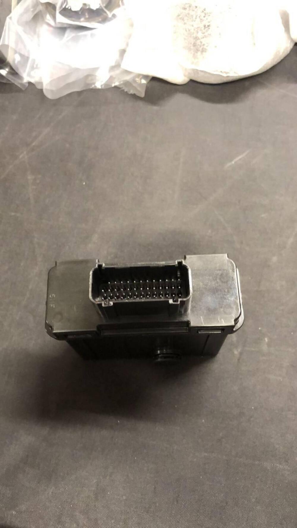 CENTALINA CONTROLLO SCOCCA PER HONDA CBR 1000 RR-R (3)