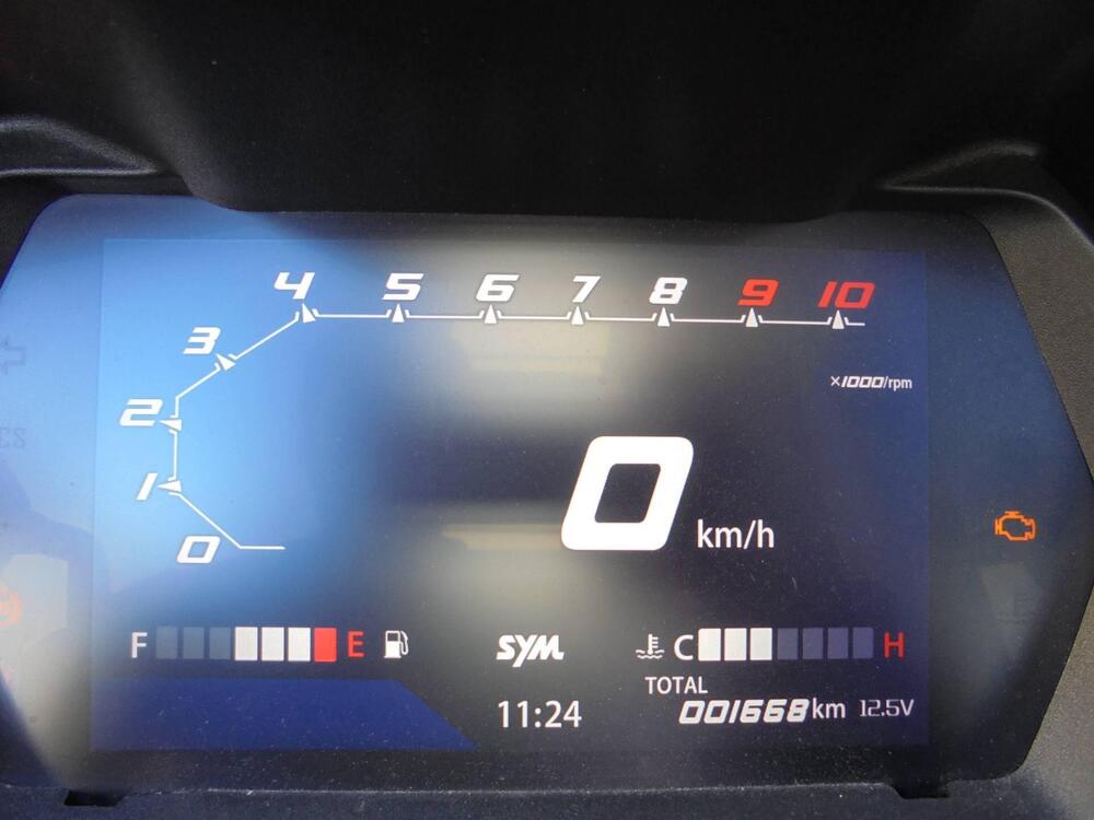 Sym Joymax 300 Z (2025 - 26) (3)