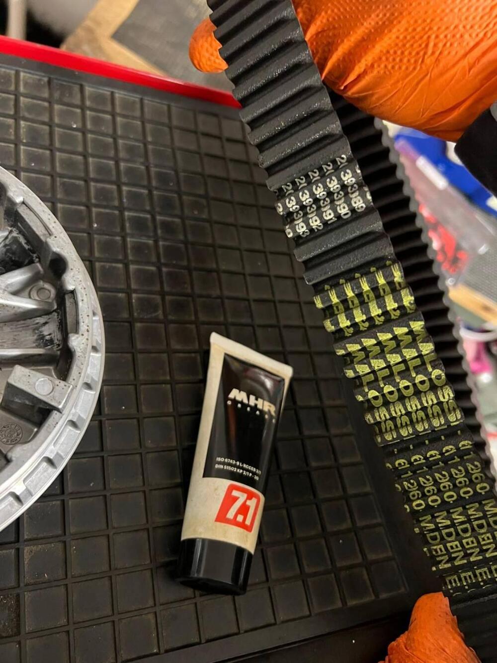 Vendo trasmissione MALOSSI per Yamaha majesty 400 (12)