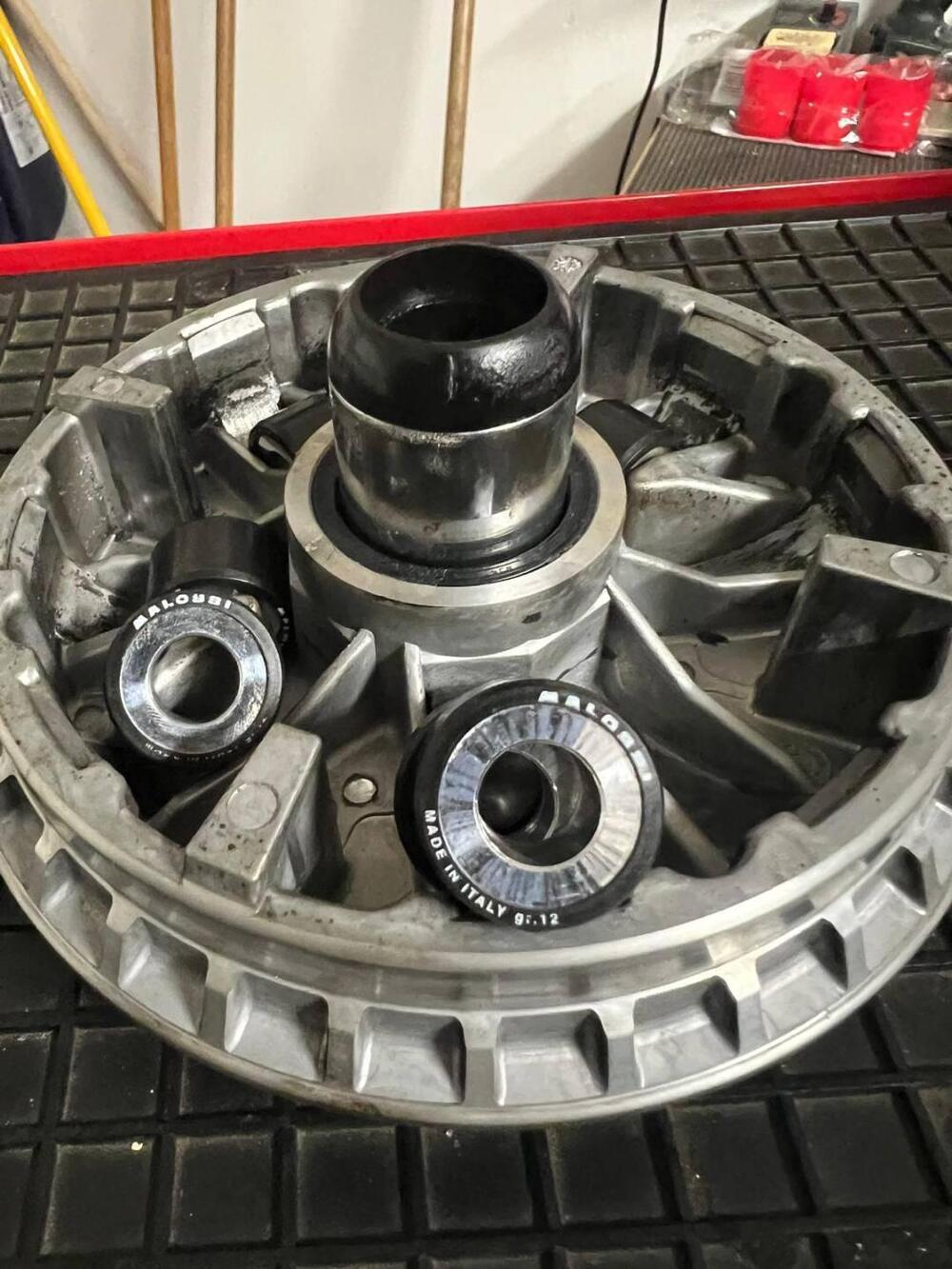 Vendo trasmissione MALOSSI per Yamaha majesty 400 (14)