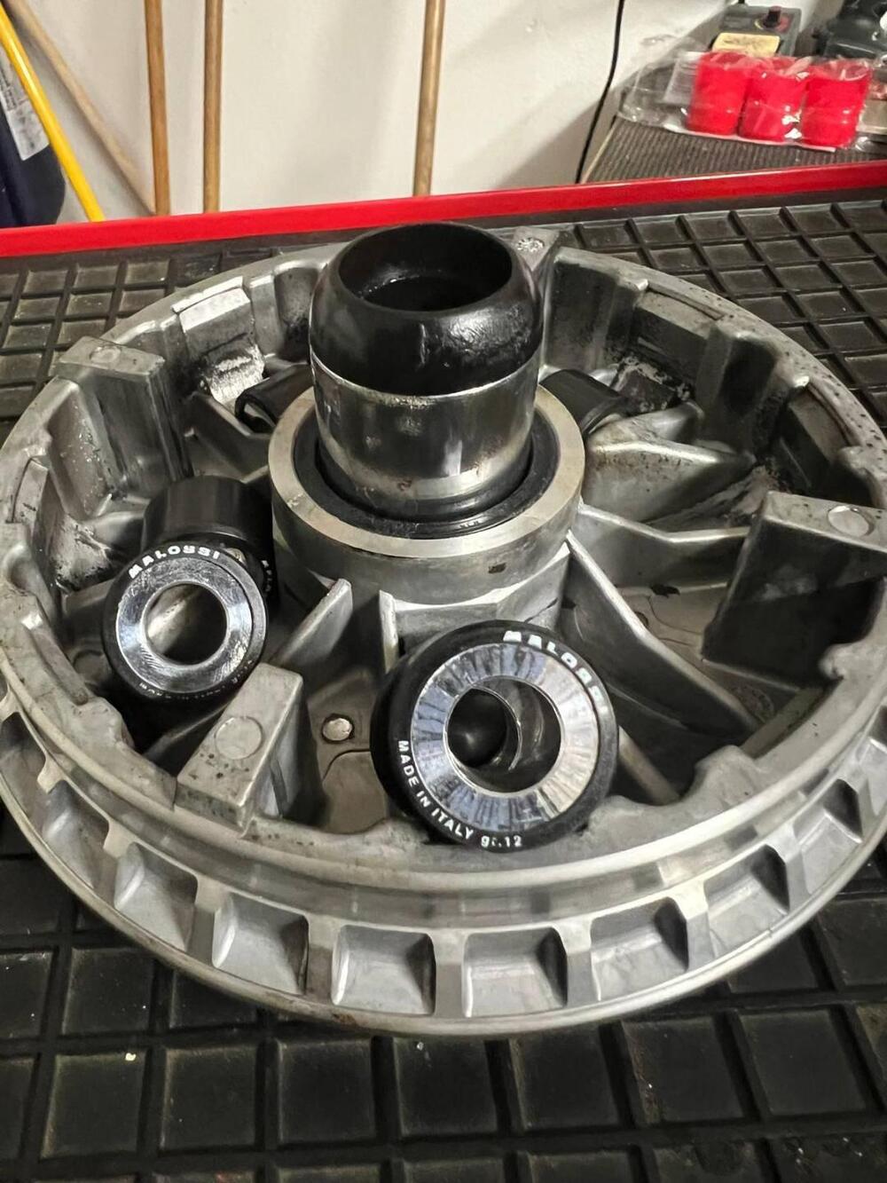 Vendo trasmissione MALOSSI per Yamaha majesty 400 (15)