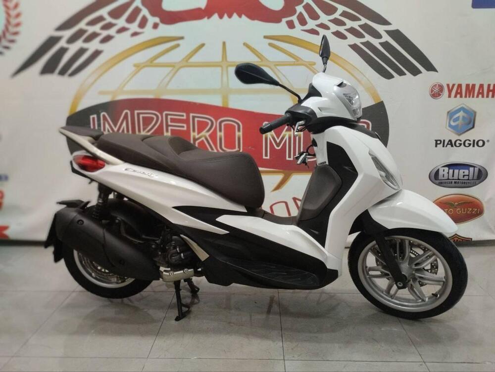 Piaggio Beverly 300 ABS-ASR (2021 - 25) (2)