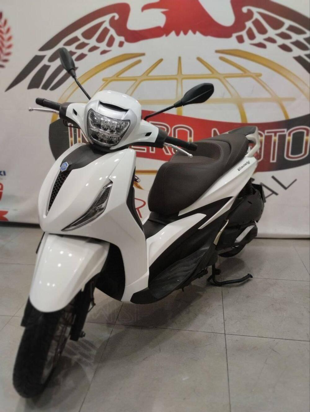 Piaggio Beverly 300 ABS-ASR (2021 - 25) (3)