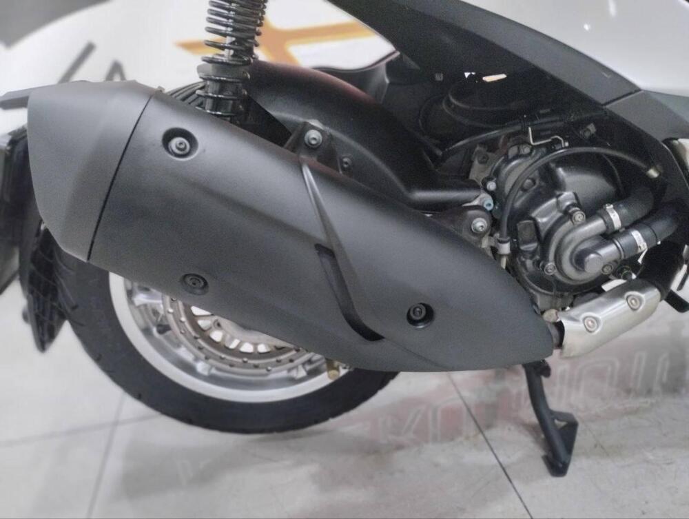 Piaggio Beverly 300 ABS-ASR (2021 - 25) (6)