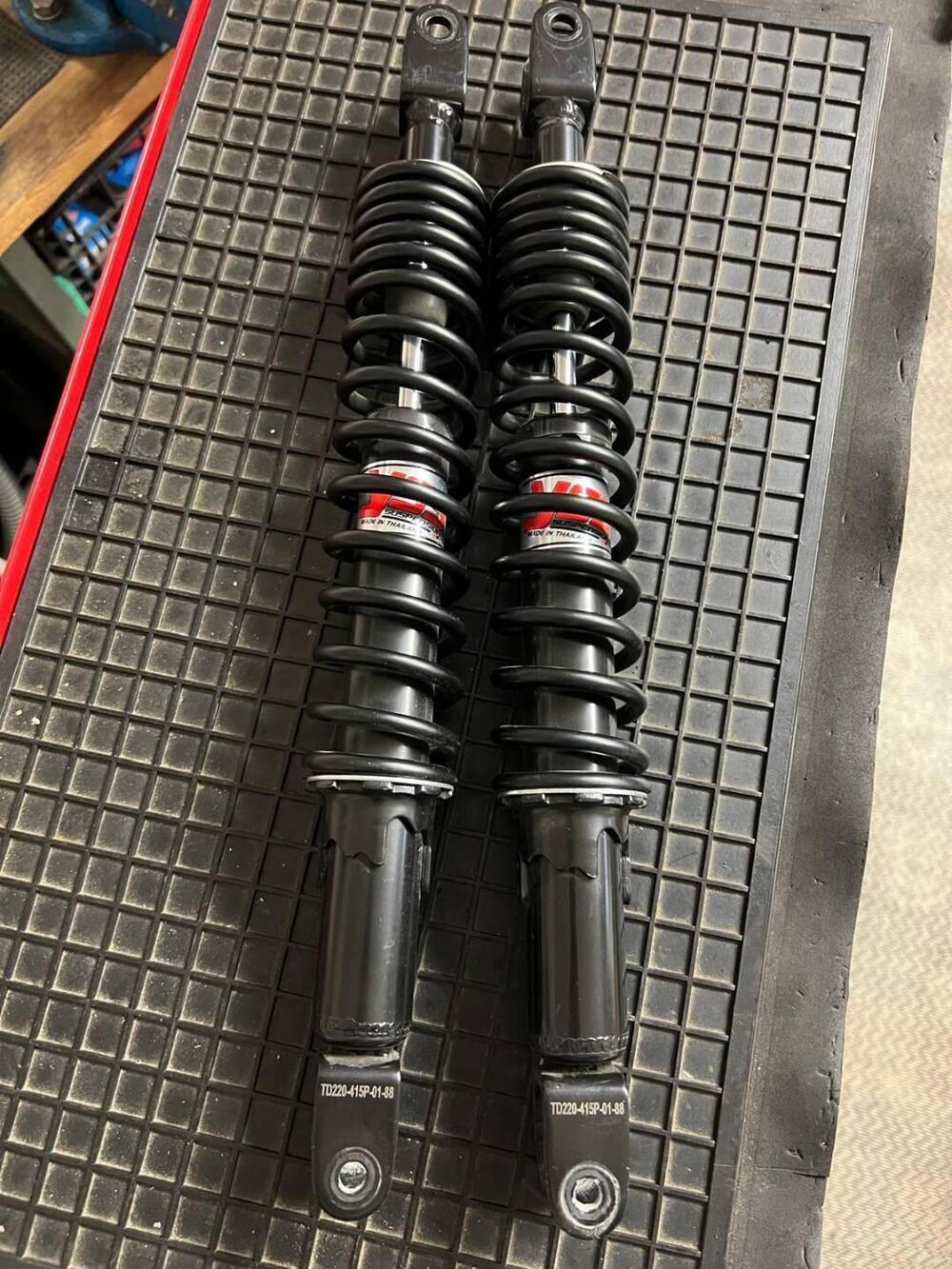 Amortizatori posteriore Yamaha majesty 400 YSS (4)