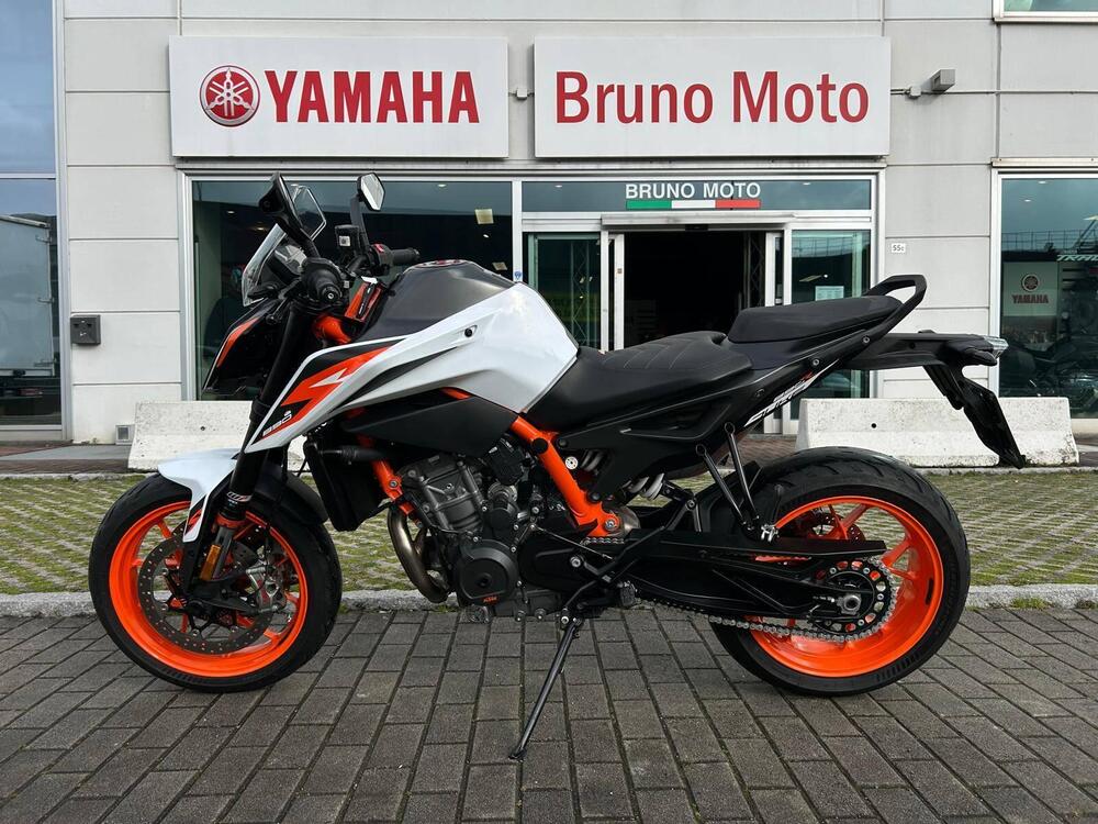 KTM 890 Duke R (2021) (2)