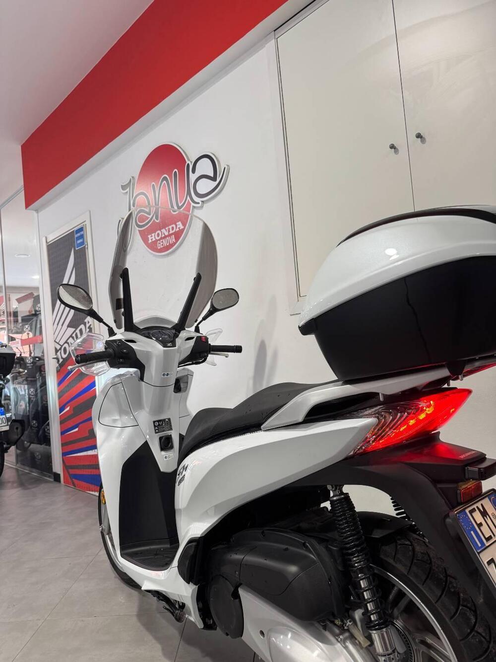 Honda SH 300 i ABS (2016 - 20) (5)