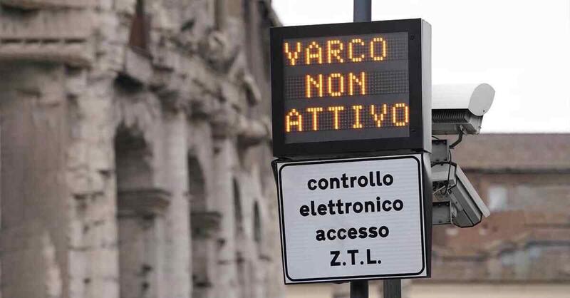 Roma, stretta alla ZTL: &euro;1.000 per entrare con le elettriche
