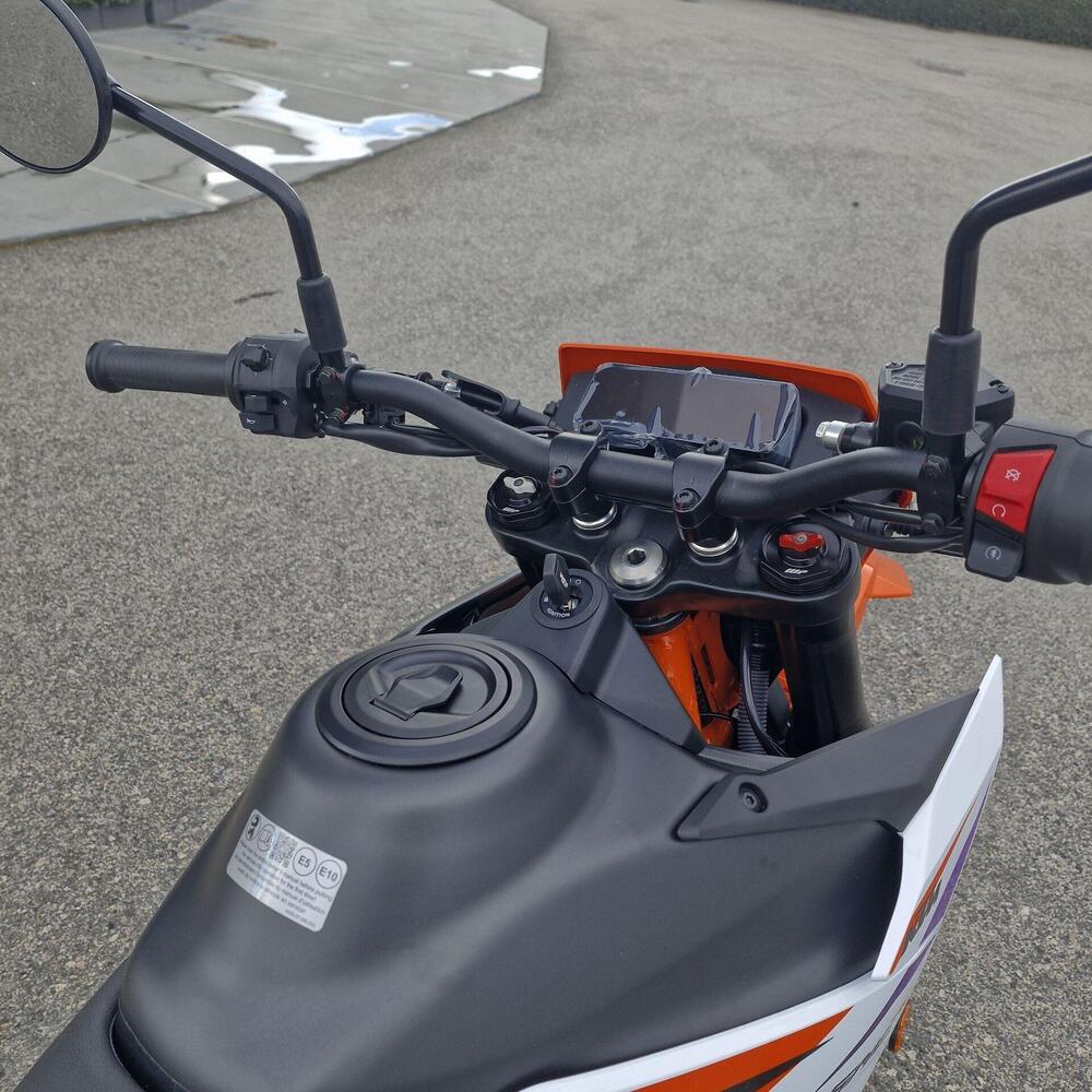 KTM 390 SMC R (2025 - 26) (7)