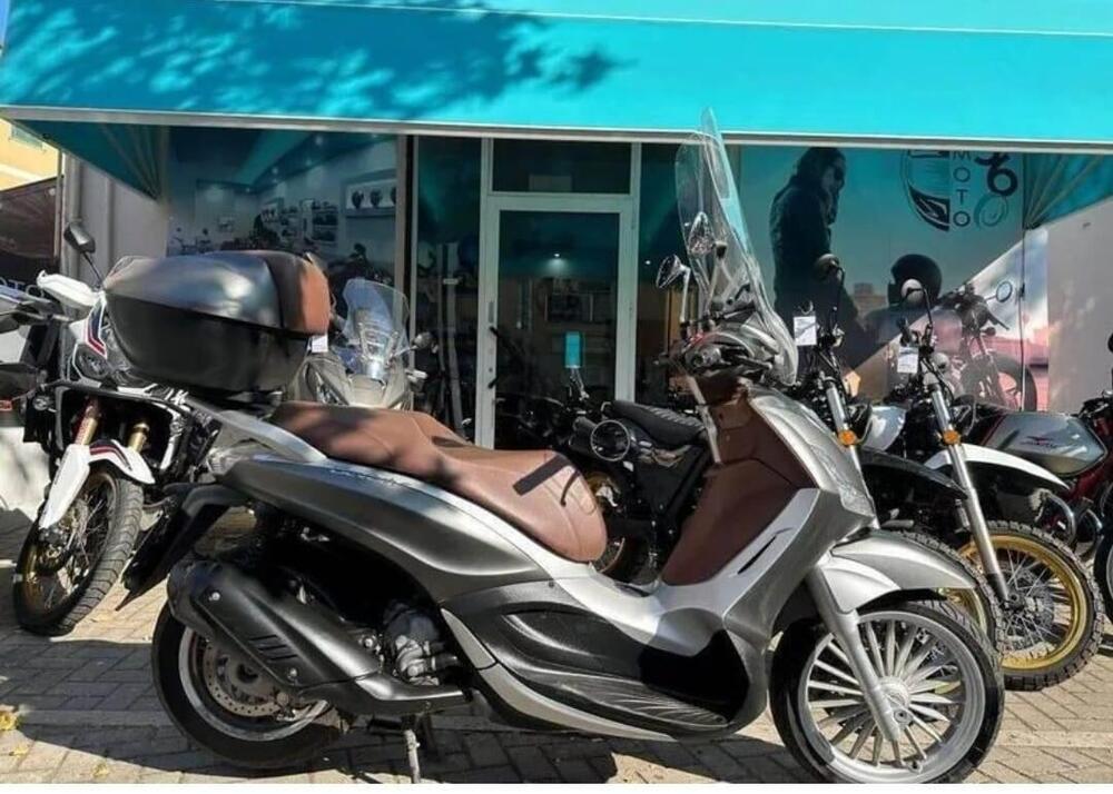 Piaggio Beverly 300 i.e. ABS-ASR (2016 - 20) (2)