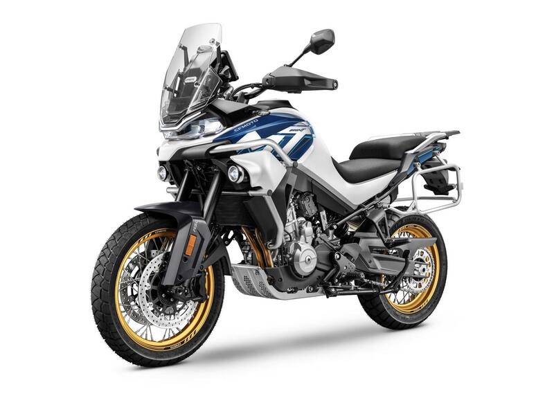CF Moto 800MT