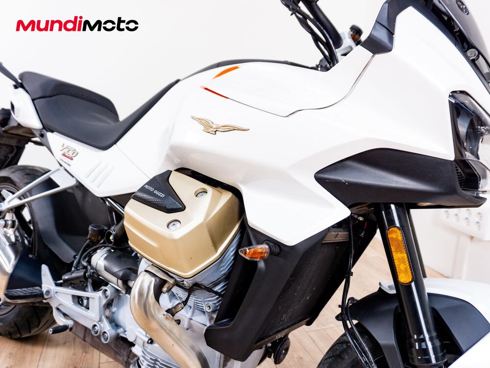 Moto Guzzi V100 Mandello (2022 - 24) (5)