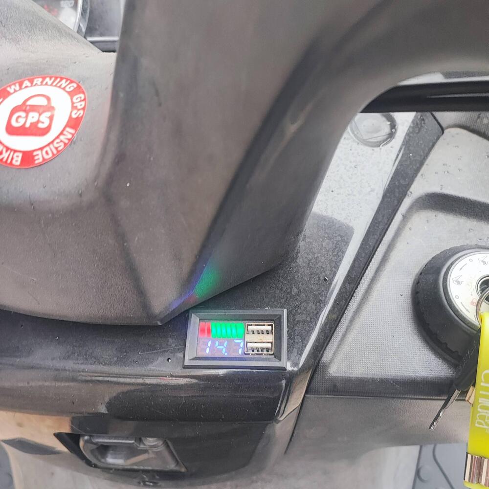 Kymco Downtown 300i ABS (2009 - 17) (4)