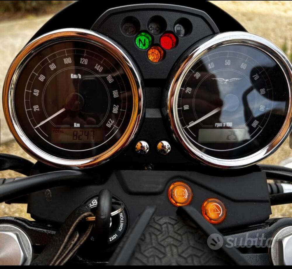 Moto Guzzi V7 II Stone (2015 - 17) (4)