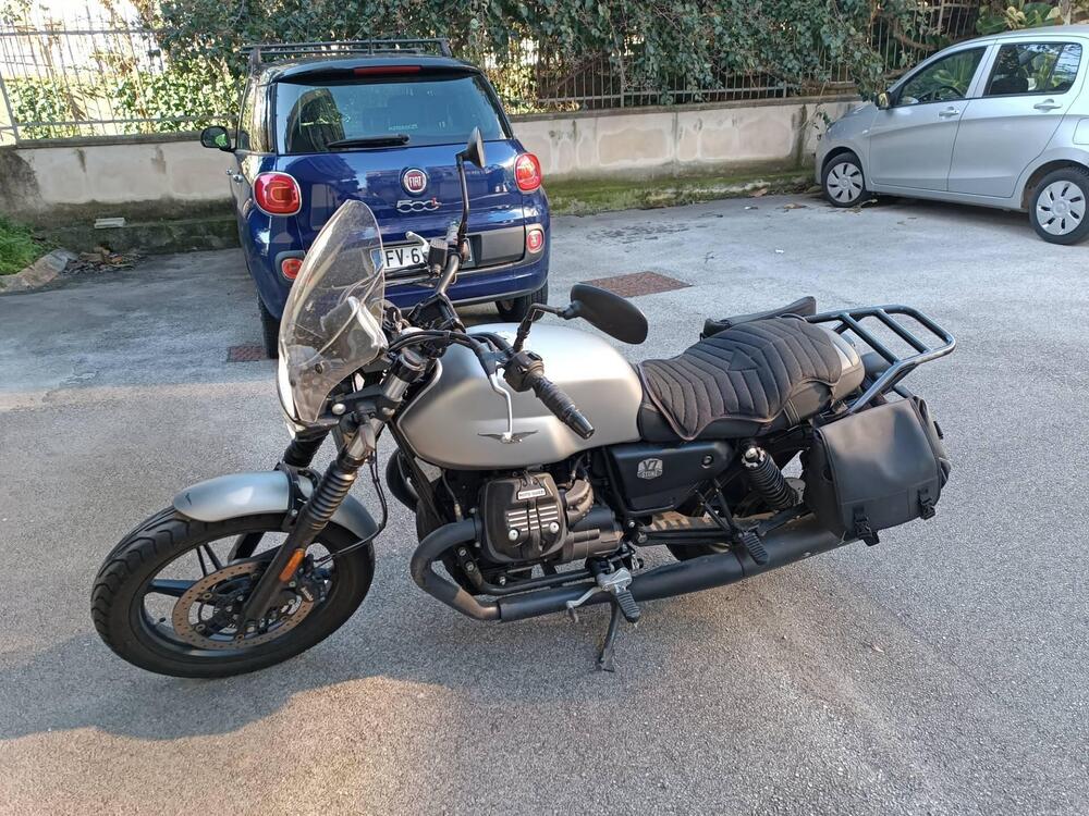 Moto Guzzi V7 Stone (2021 - 24) (2)