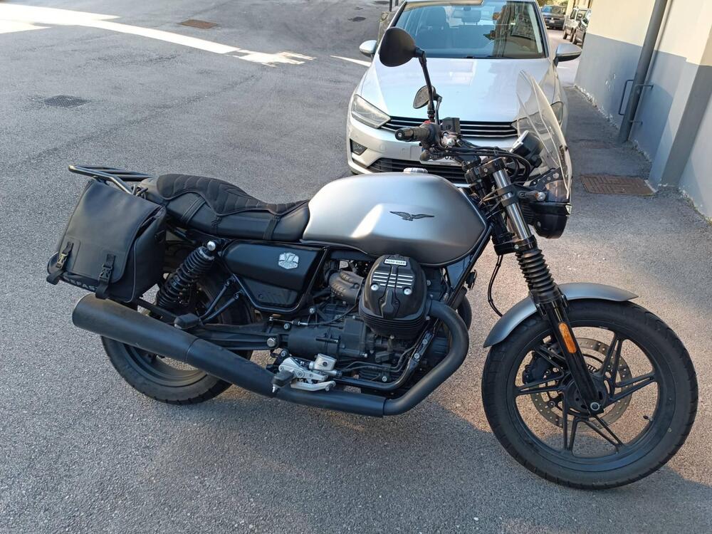 Moto Guzzi V7 Stone (2021 - 24) (4)