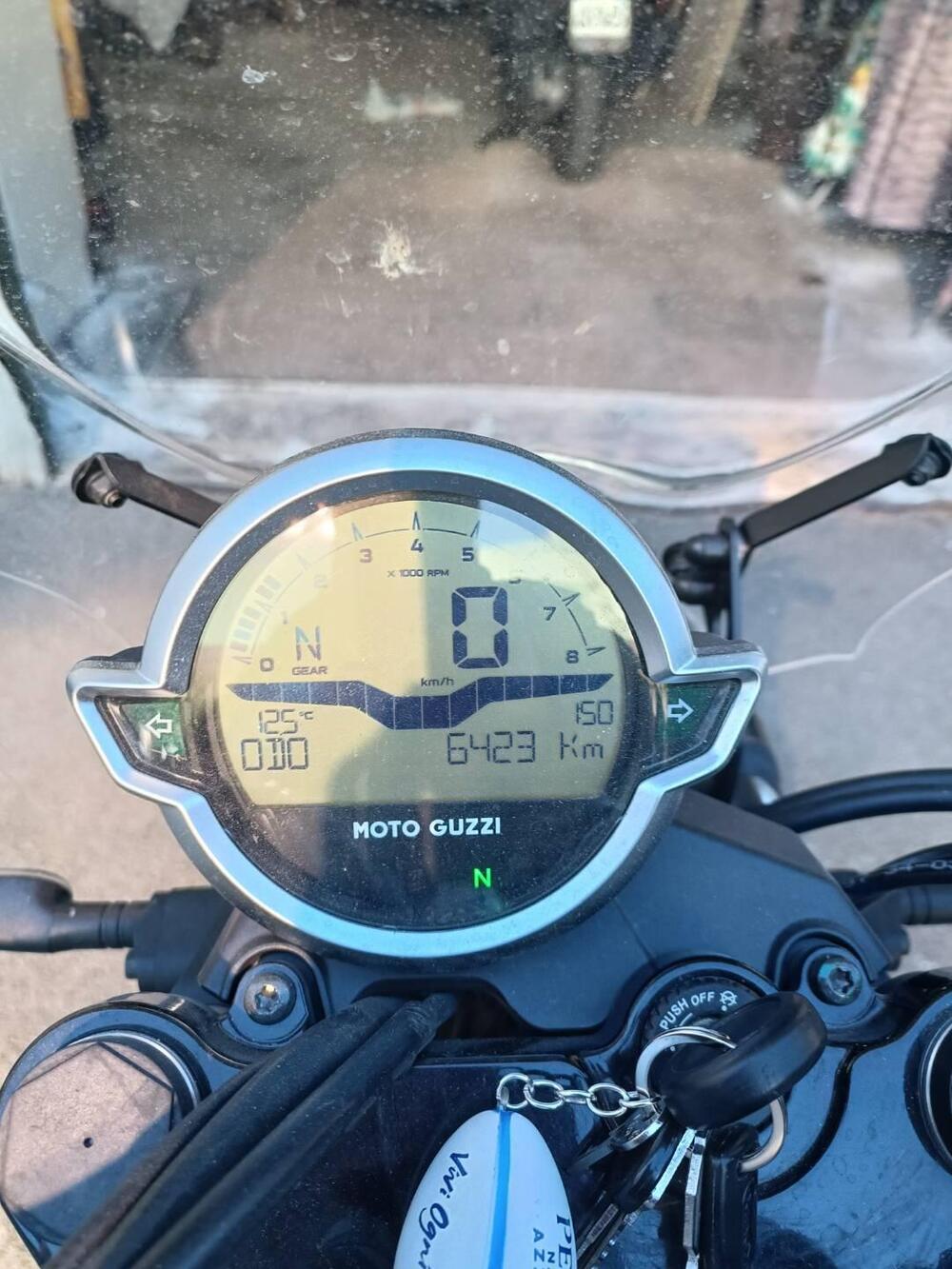 Moto Guzzi V7 Stone (2021 - 24) (5)