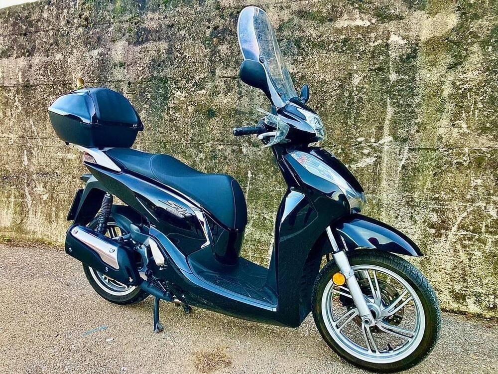 Honda SH 300 i ABS (2016 - 20) (2)