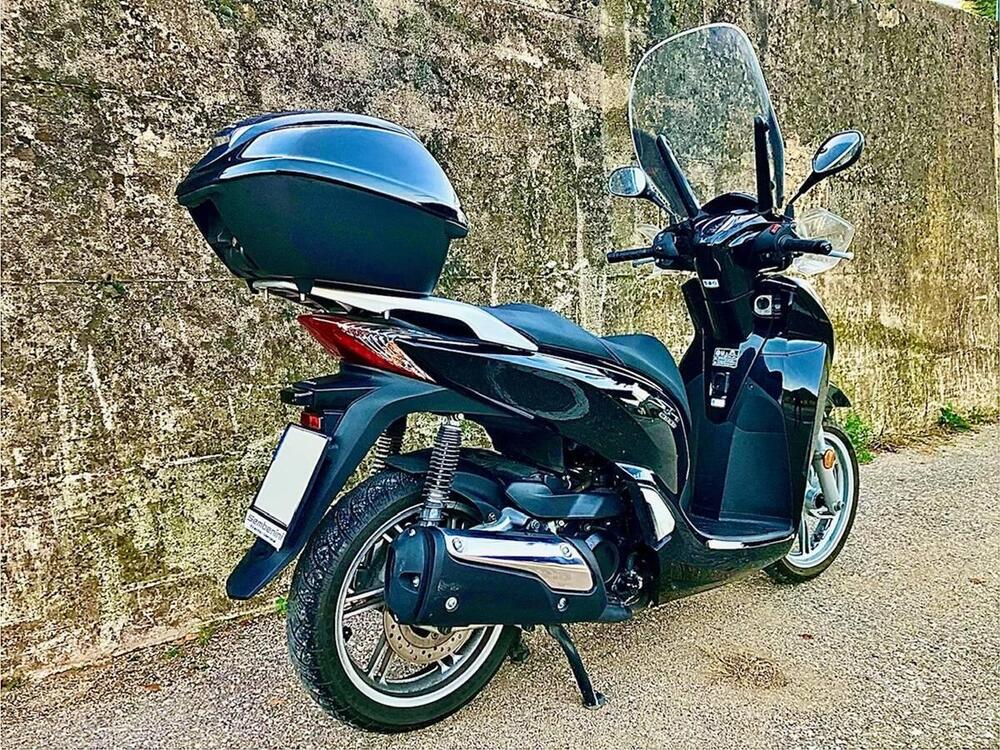 Honda SH 300 i ABS (2016 - 20) (8)