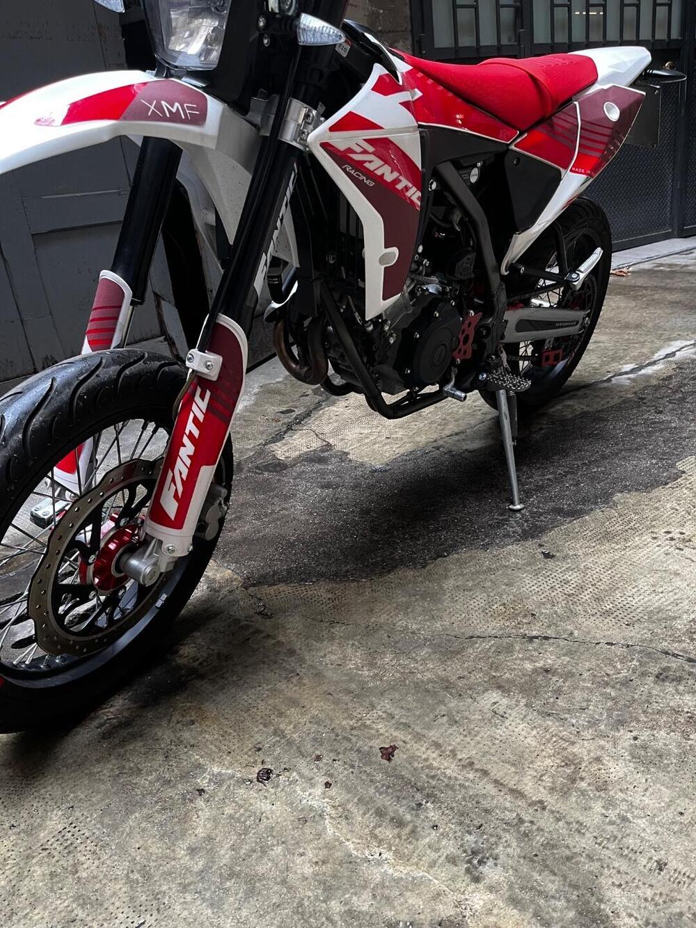 Fantic Motor XMF 125 Motard Performance 4T (2023 - 24) (2)