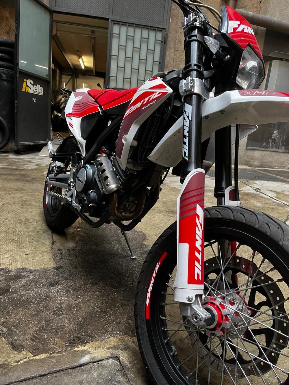 Fantic Motor XMF 125 Motard Performance 4T (2023 - 24) (4)