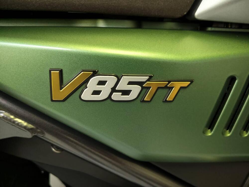 Moto Guzzi V85 TT Centenario (2021 - 22) (9)