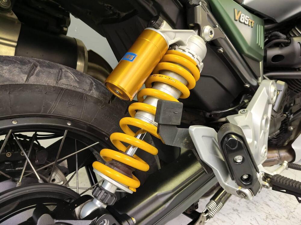 Moto Guzzi V85 TT Centenario (2021 - 22) (11)