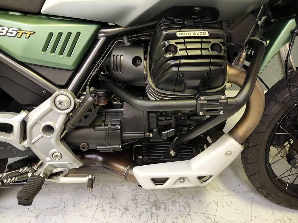Moto Guzzi V85 TT Centenario (2021 - 22) (5)