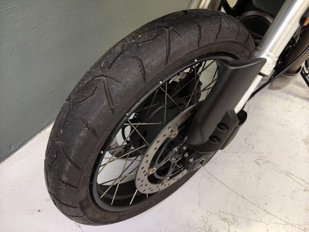 Moto Guzzi V85 TT Centenario (2021 - 22) (16)