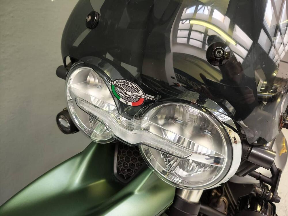 Moto Guzzi V85 TT Centenario (2021 - 22) (3)