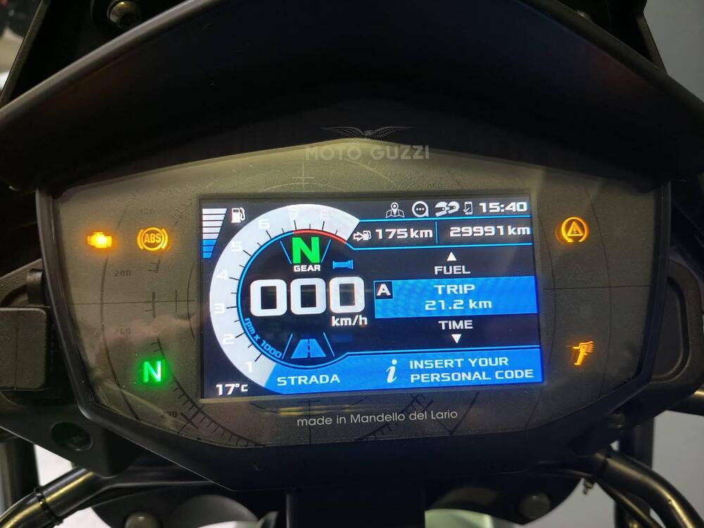 Moto Guzzi V85 TT Centenario (2021 - 22) (4)
