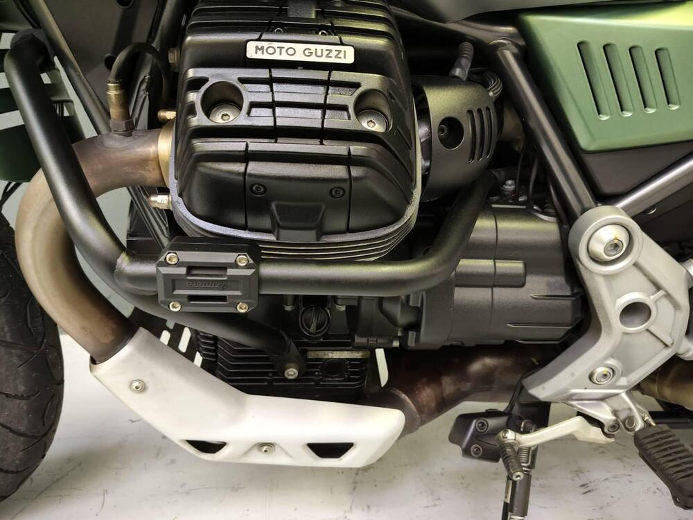 Moto Guzzi V85 TT Centenario (2021 - 22) (6)