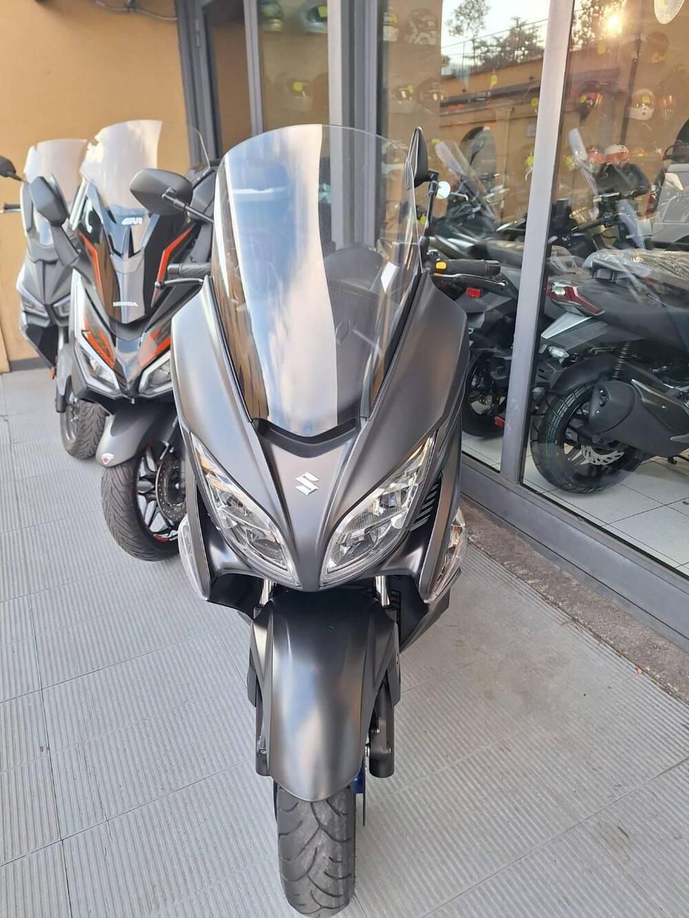 Suzuki Burgman AN 400 (2017 - 20) (2)