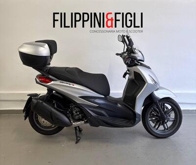 Piaggio Beverly 300 Hpe (2021) usata