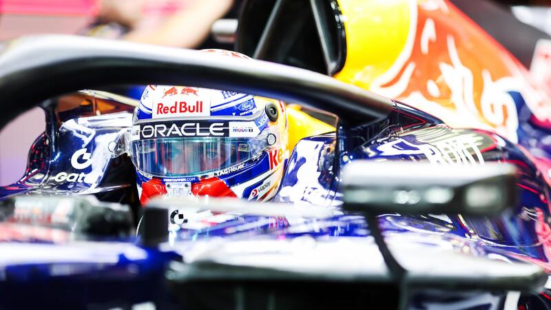 F1 2026, Verstappen show in Bahrain: "Non mi diverto pi&ugrave;, questa non &egrave; F1 ma Formula E sotto steroidi!"