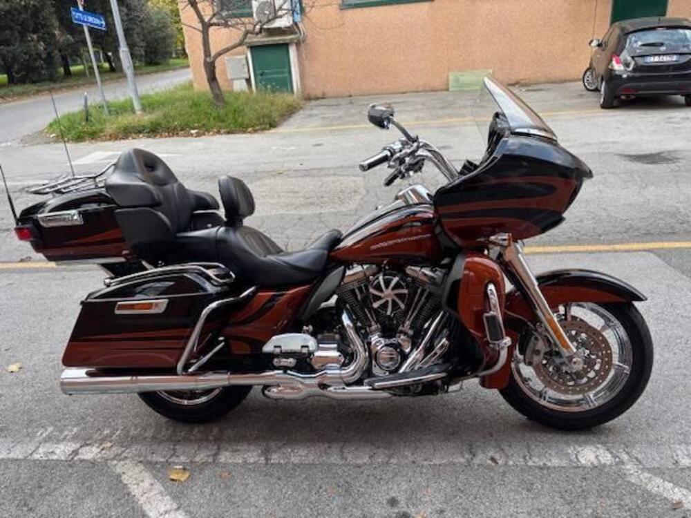 Harley-Davidson 1800 Road Glide Ultra (2014 - 16) - FLTRUSE (4)