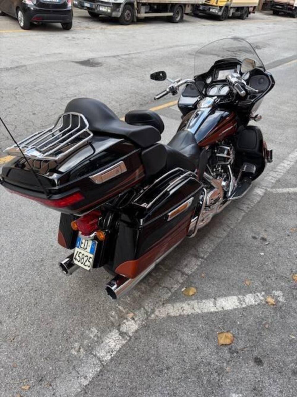 Harley-Davidson 1800 Road Glide Ultra (2014 - 16) - FLTRUSE (5)