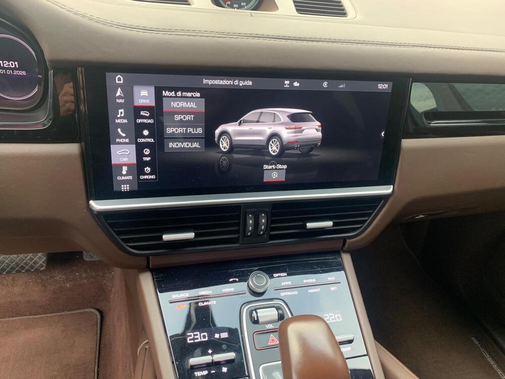 Porsche Cayenne usata a Milano (7)