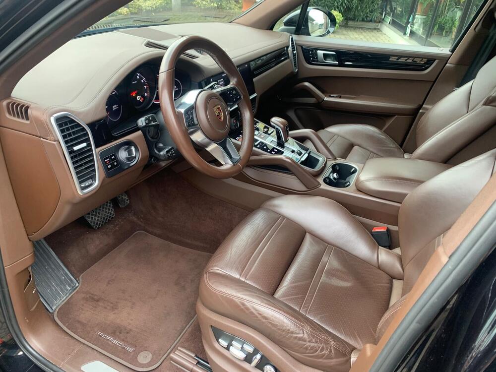 Porsche Cayenne usata a Milano (9)