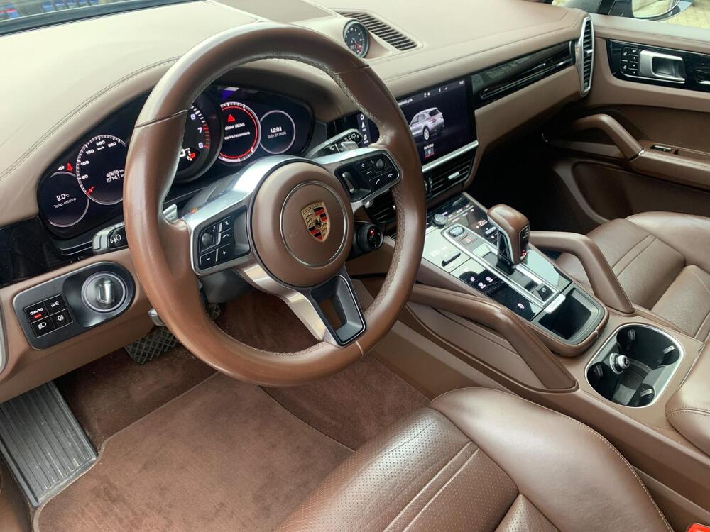 Porsche Cayenne usata a Milano (10)