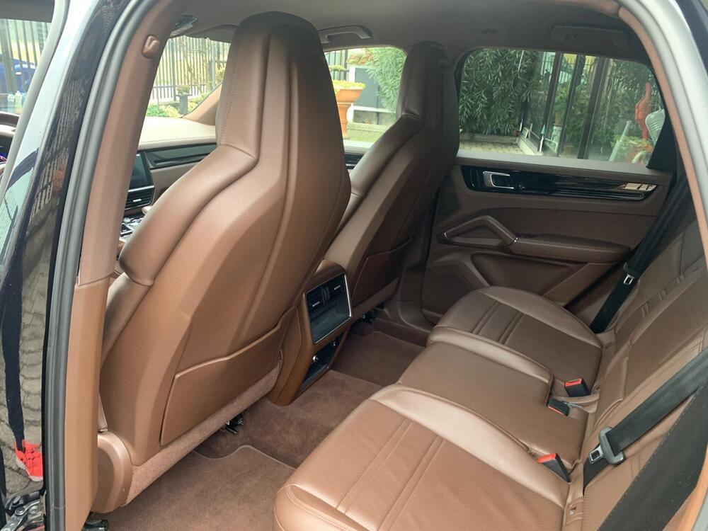 Porsche Cayenne usata a Milano (11)