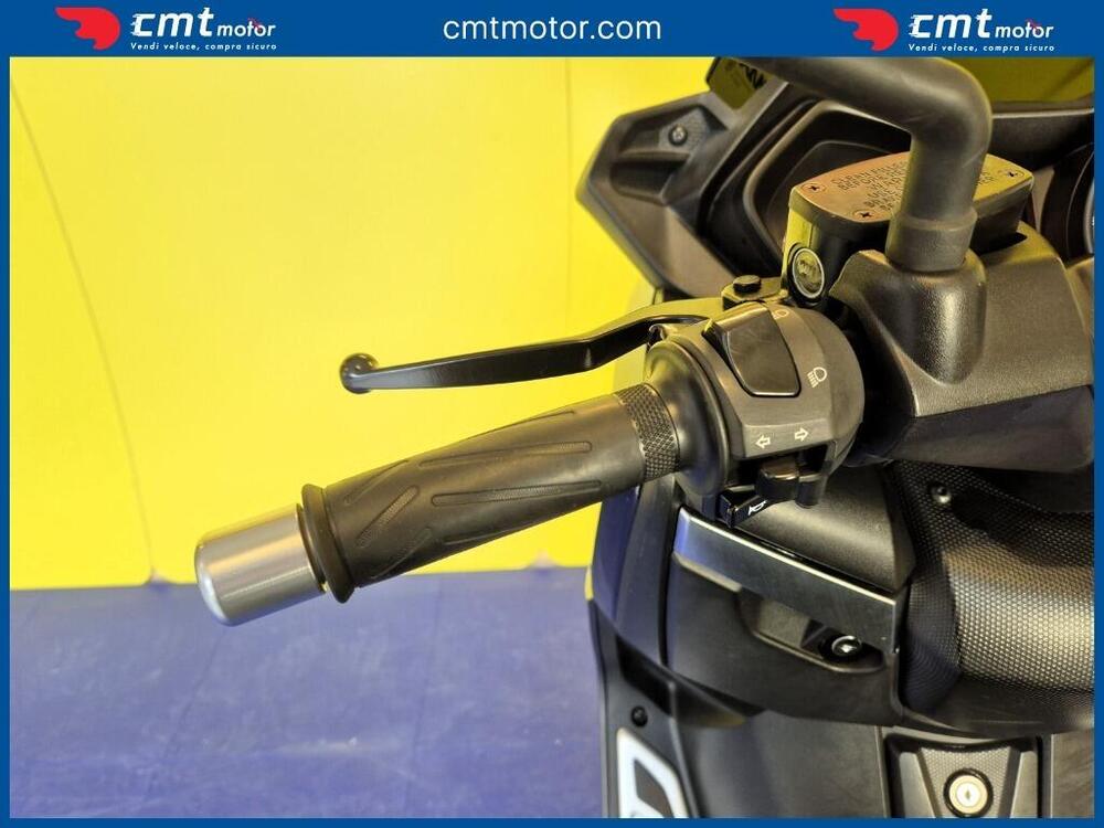 Yamaha X-Max 400 (2013 - 16) (11)